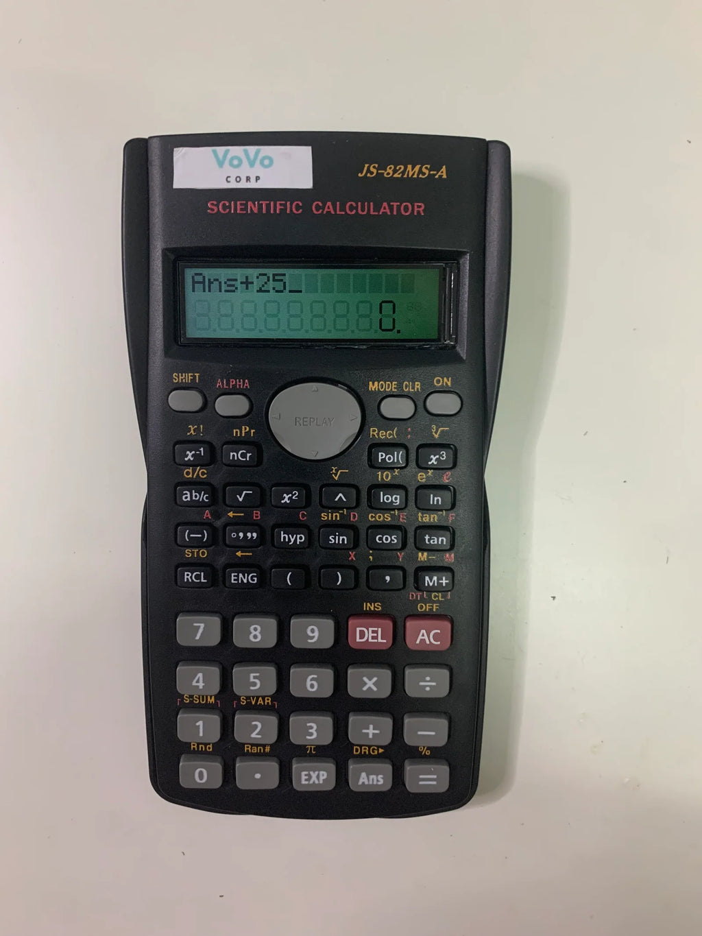 Calcolatrice Intelligente con IA e ChatGPT Integrato
