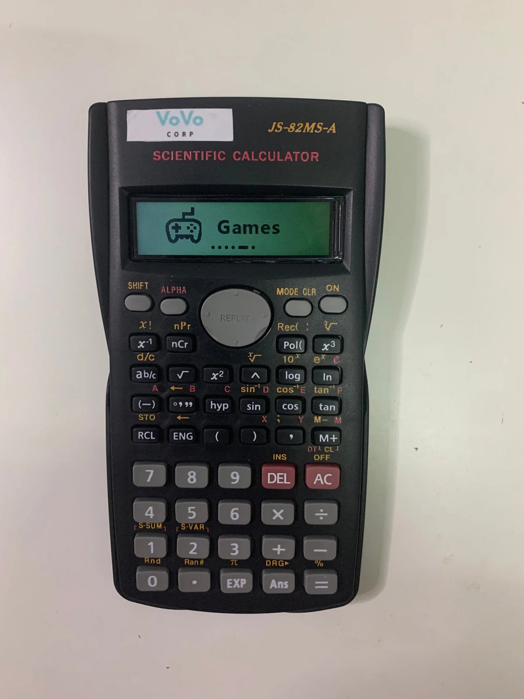Calcolatrice Intelligente con IA e ChatGPT Integrato